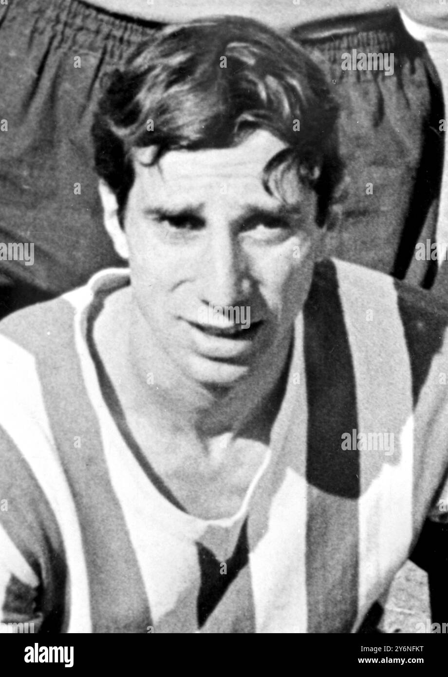 Carlos S. Bilardo un attaccante con l'Estudiantes De la Plata, argentino, che incontra il Manchester United nel campionato del mondo per club della prossima stagione. 12 giugno 1968 Foto Stock