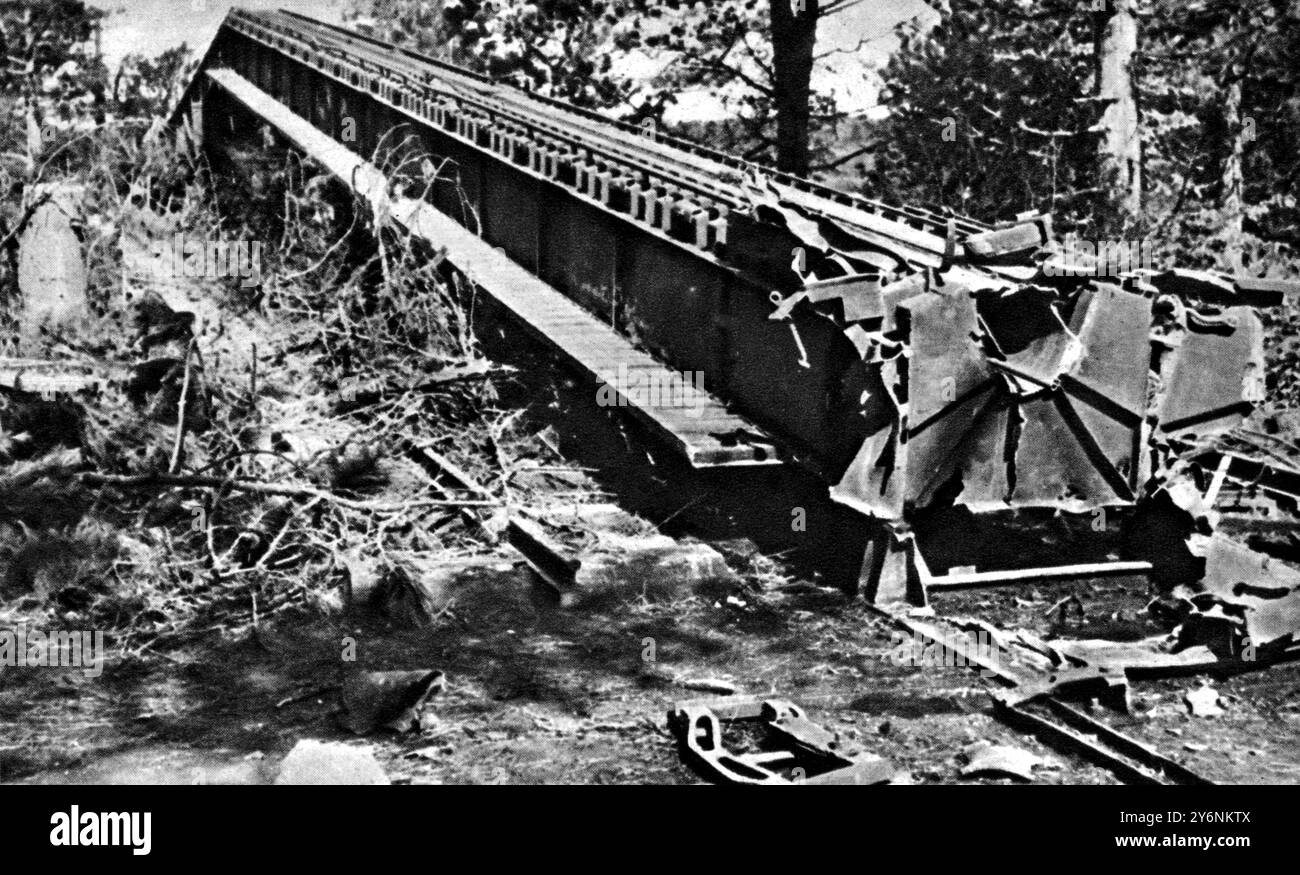 L'arma che non è riuscita a battere Londra. Una rampa parzialmente demolita. Essa cade bruscamente nel punto in cui la bomba volante viene trasportata in aria e in cui il pistone di guida viene disinnestato. Settembre 1944 ©2004 Topfoto Foto Stock