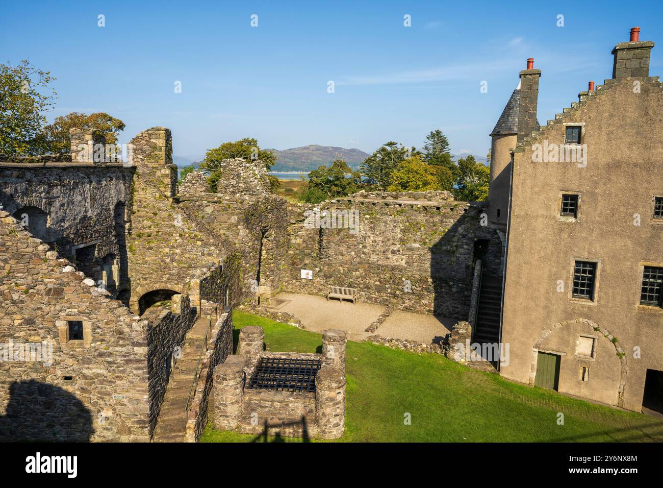 Dunstaffnage Castle and Chapel, vicino Oban, Argyll e Bute, Scozia, Regno Unito Foto Stock