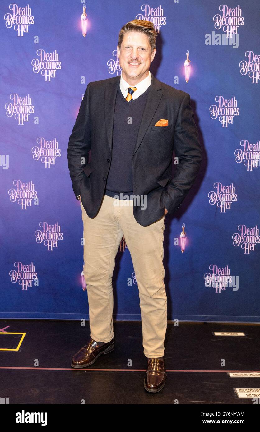 25 settembre 2024, New York, New York, Stati Uniti: Christopher Sieber posa durante una chiamata fotografica per il prossimo musical di Broadway "Death Becomes Her" presso i Public Theatre Studios di New York (Credit Image: © Lev Radin/Pacific Press via ZUMA Press Wire) SOLO PER USO EDITORIALE! Non per USO commerciale! Foto Stock