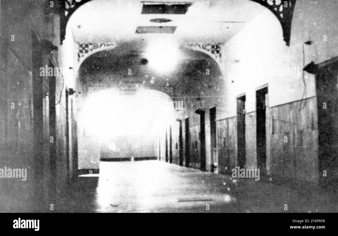 Il blocco interno di celle di Spandau sette celle di questo corridoio contengono l'ultimo dei criminali di guerra nazisti Foto Stock