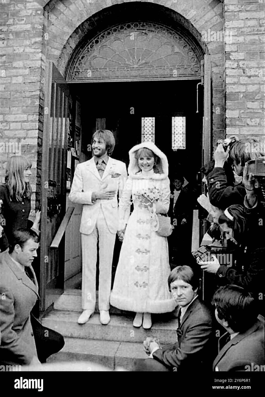 18 febbraio 1969: Lulu sposi Maurice Gibb dei Bee Gees. Foto Stock