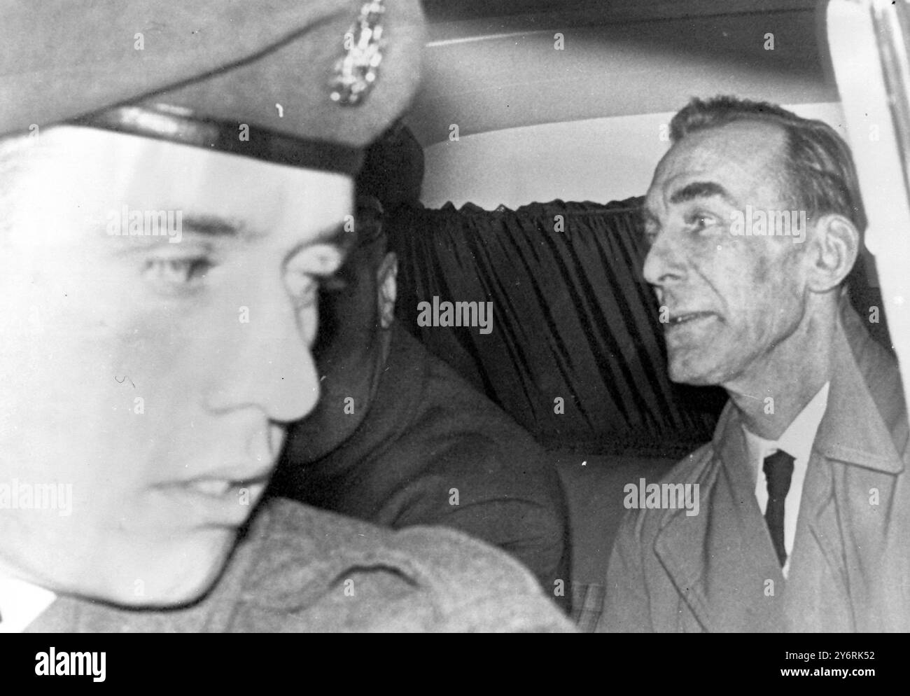 GIORNO FEDERICO - SUO FIGLIO È STATO COLPITO DAI RUSSI / 13 MARZO 1962 Foto Stock