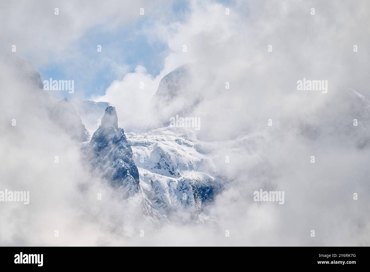 Schönau a. Königssee, Deutschland 17. Settembre 2024: IM Bild: Hoher Göll 2,522 m mit Schnee bedeckt. Bayern *** Schönau a Königssee, Germania 17 settembre 2024 nella foto Hoher Göll 2 522 m ricoperto di neve Baviera Copyright: XFotostandx/xWassmuthx Foto Stock