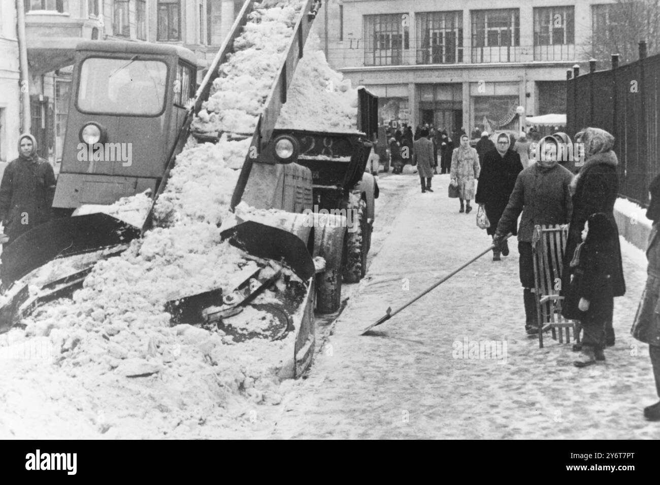 SNOW CLEARING MOSCA 29 DICEMBRE 1961 Foto Stock