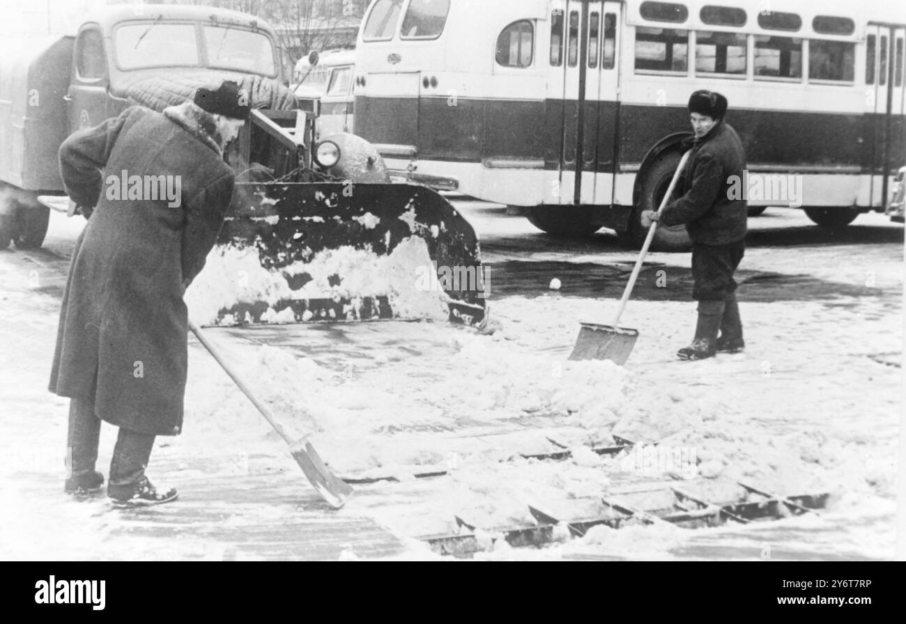 DISINNEVAMENTO MOSCA 29 DICEMBRE 1961 Foto Stock