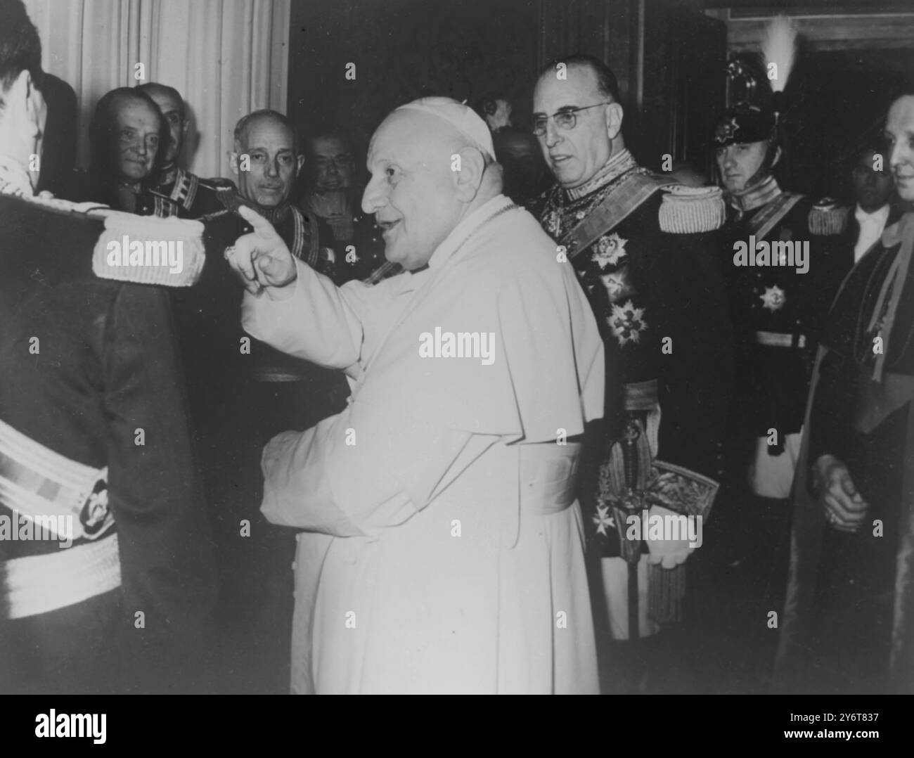 PAPA GIOVANNI XXIII CON IL PRINCIPE DEL DRAGO IN CITTÀ DEL VATICANO / 29 DICEMBRE 1961 Foto Stock