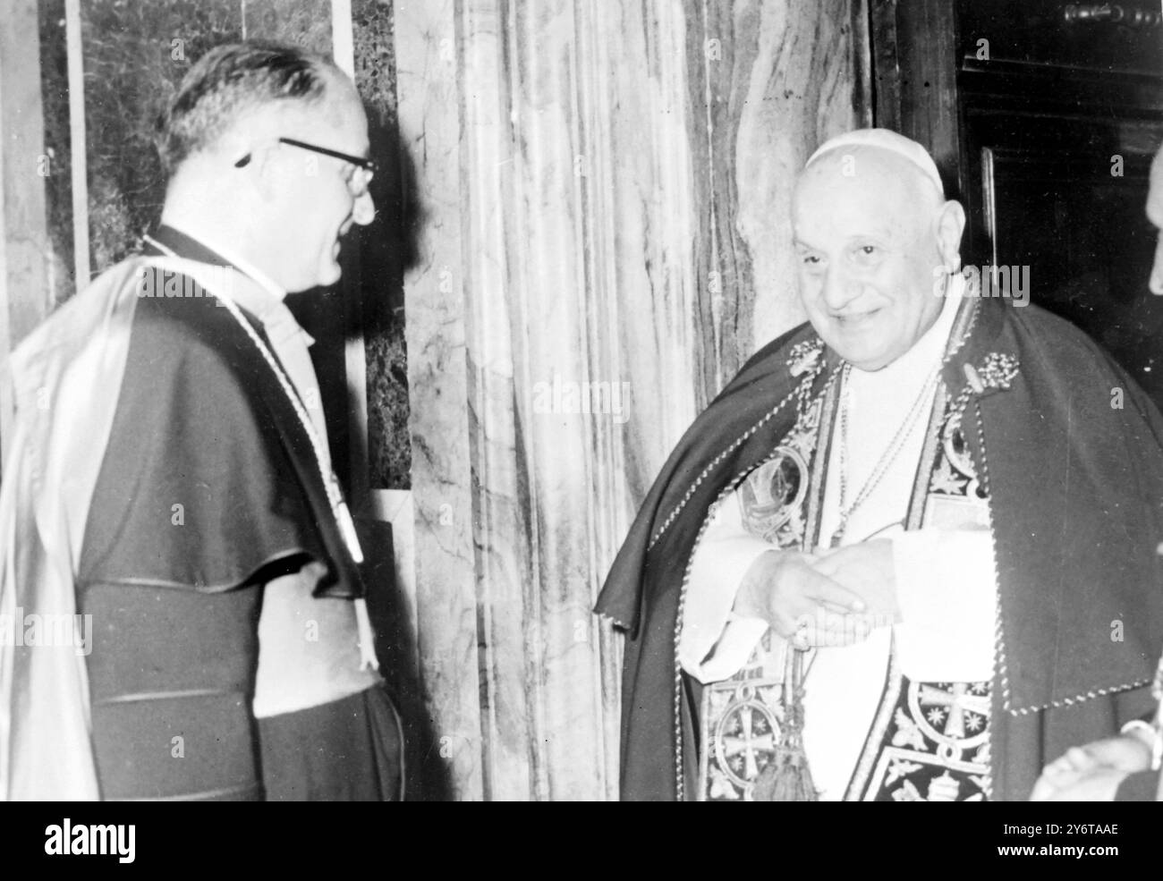PAPA GIOVANNI XXIII CON LUIGI DADAGLIO IN VATICANO / 11 DICEMBRE 1961 Foto Stock