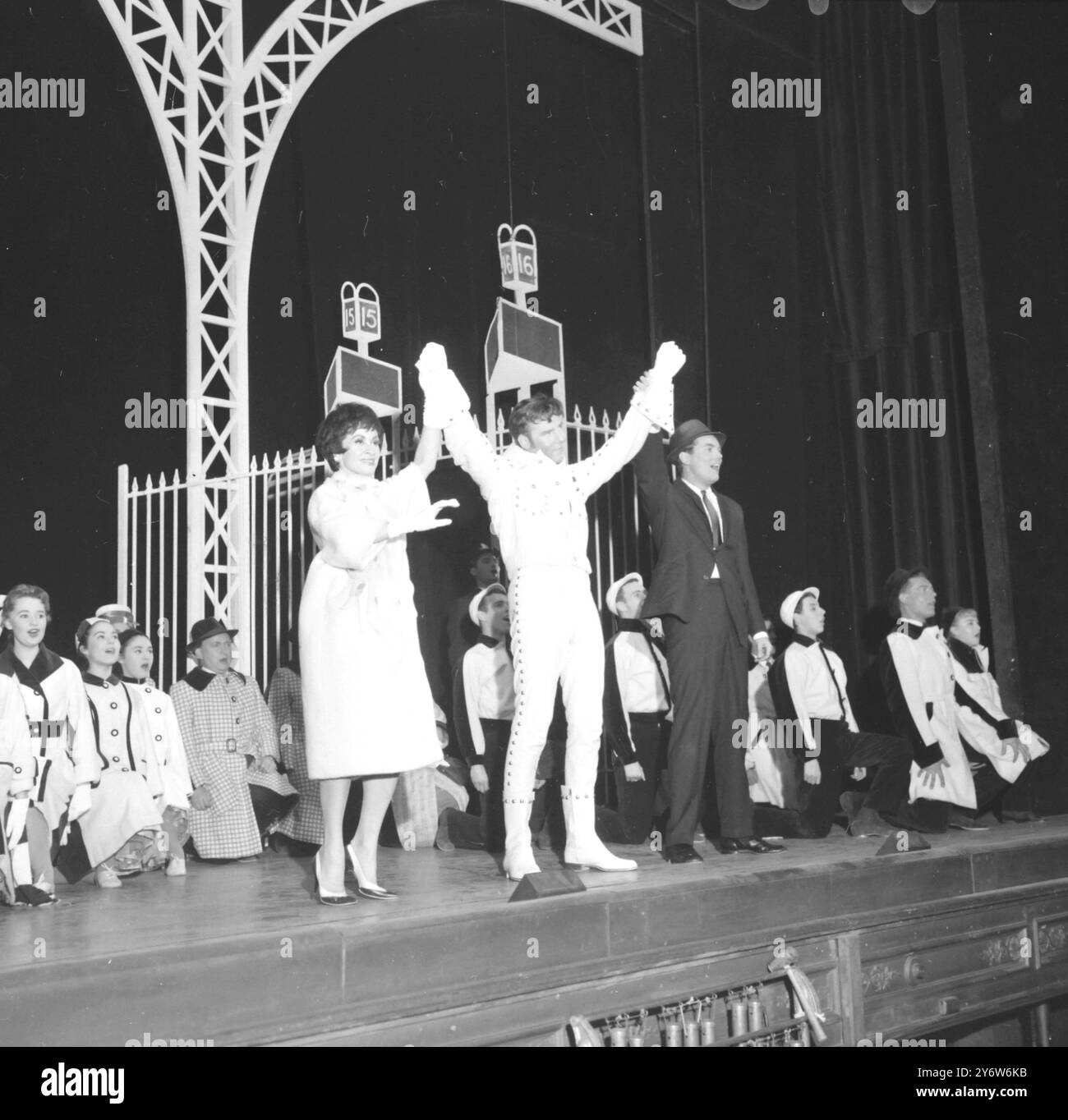 PETER MARSHALL, MARTY WILDE E CHITA RIVERA SI ESIBISCONO A LONDRA / 15 GIUGNO 1961 Foto Stock