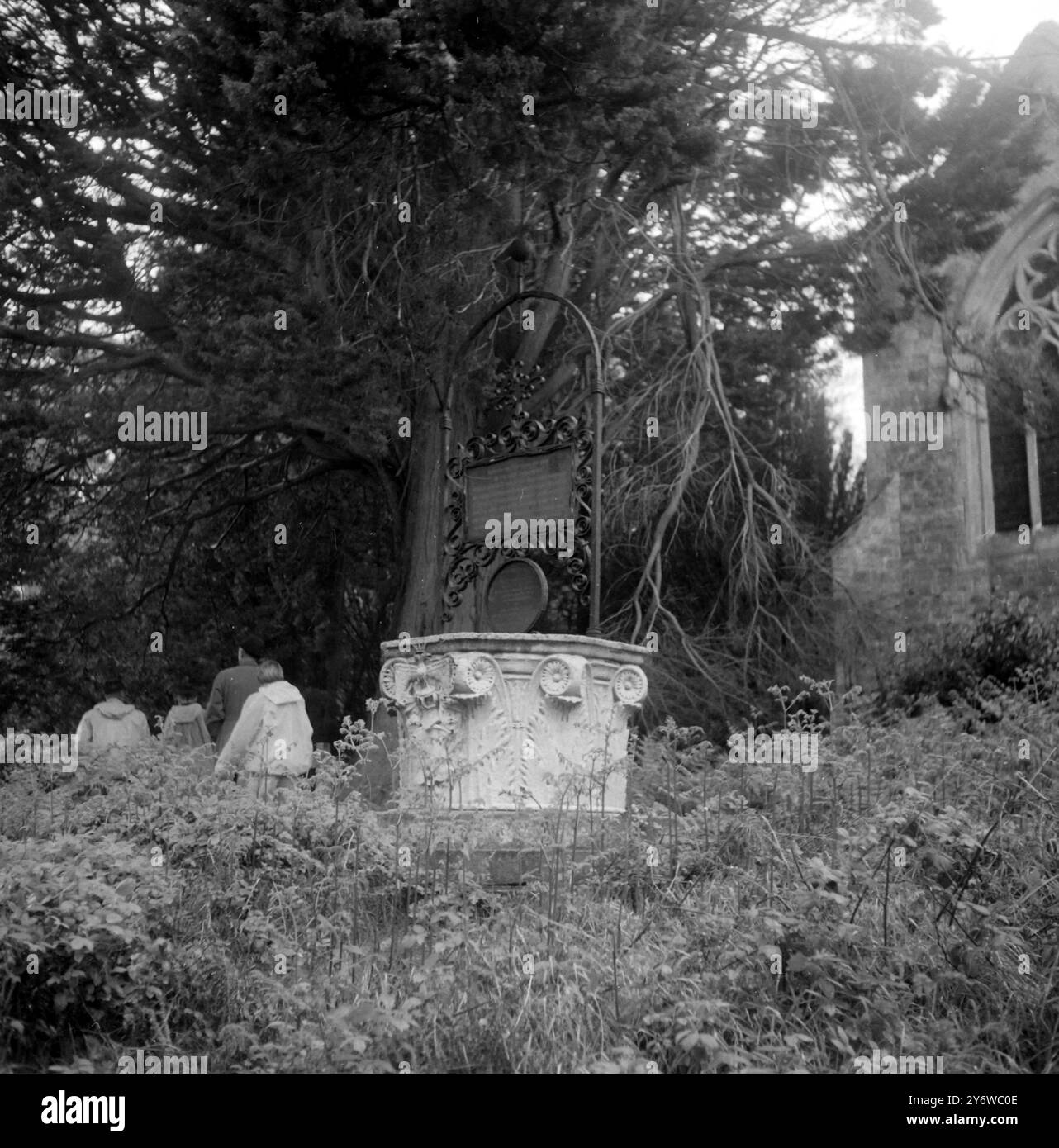 ISLANDS BROWNSEA ISLAND VENETIAN WELL HEAD DORSET 4 MAGGIO 1961 Foto Stock