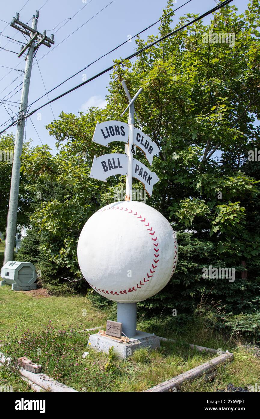 Insegna per il campo da baseball del Lions Club sulla NL 100 a Dunville, Placentia, Newfoundland & Labrador, Canada Foto Stock