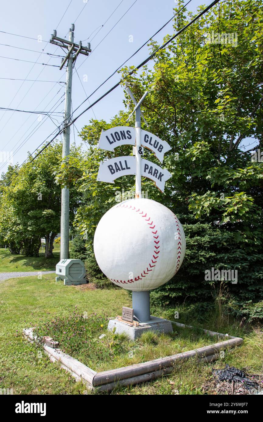 Insegna per il campo da baseball del Lions Club sulla NL 100 a Dunville, Placentia, Newfoundland & Labrador, Canada Foto Stock