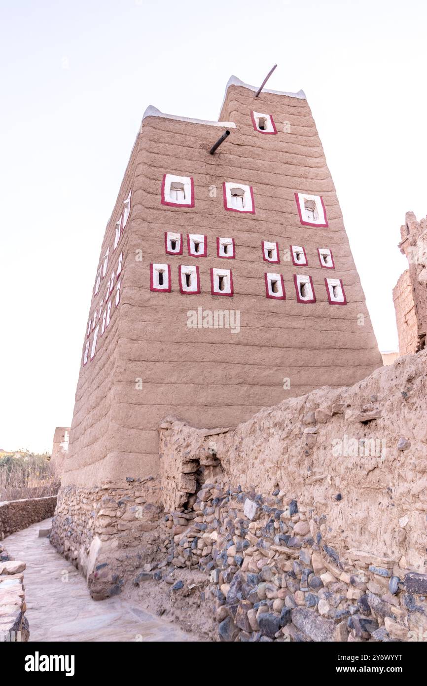 Casa tradizionale in adobe a Dhahran al Janub, Arabia Saudita Foto Stock