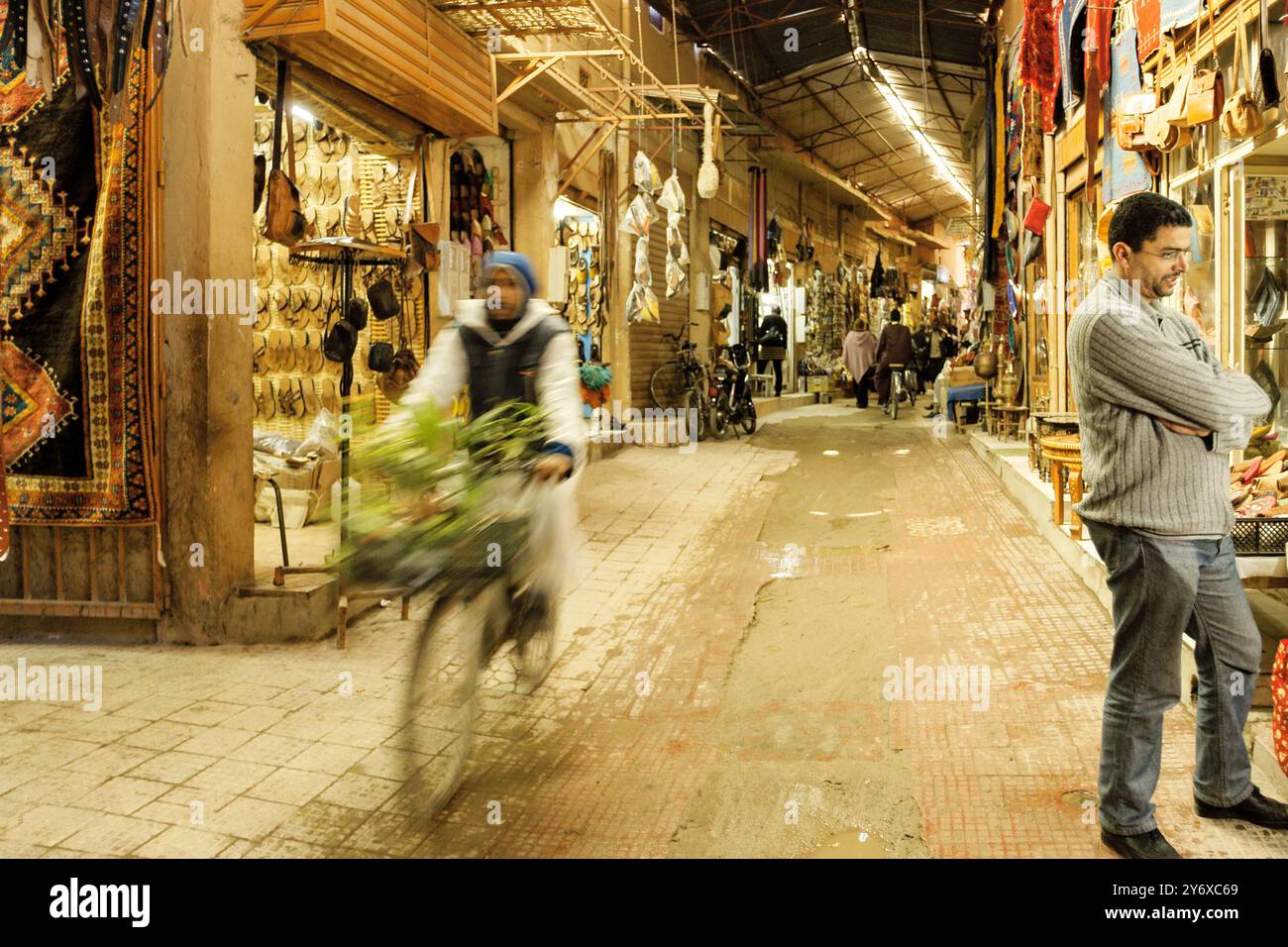 Taroudant, bicicletta sul mercato. Sous Valley, Anti Atlante Marocco. Foto Stock