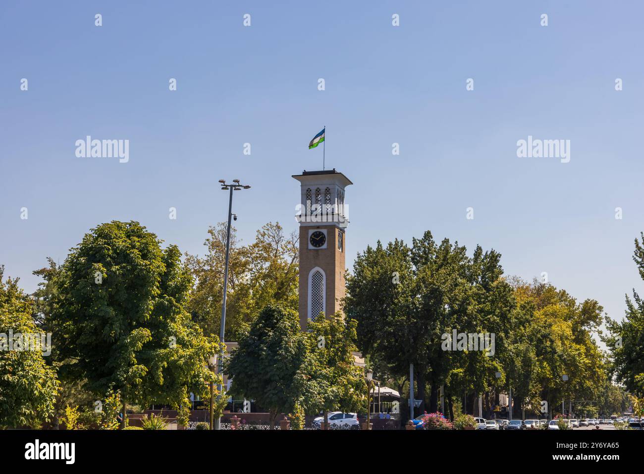 Tashkent, Uzbekistan - 15 agosto 2023: Tashkent Chimes si trova nel complesso di piazza Amir Timur, hotel 'Hotel Uzbekistan' e Fund Forum. È un Foto Stock