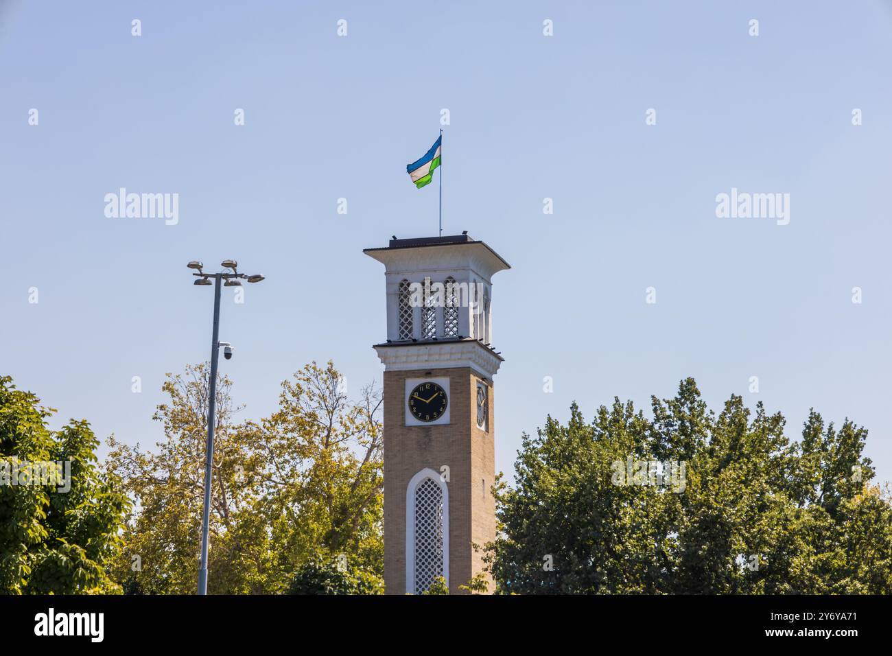 Tashkent, Uzbekistan - 15 agosto 2023: Tashkent Chimes si trova nel complesso di piazza Amir Timur, hotel 'Hotel Uzbekistan' e Fund Forum. È un Foto Stock