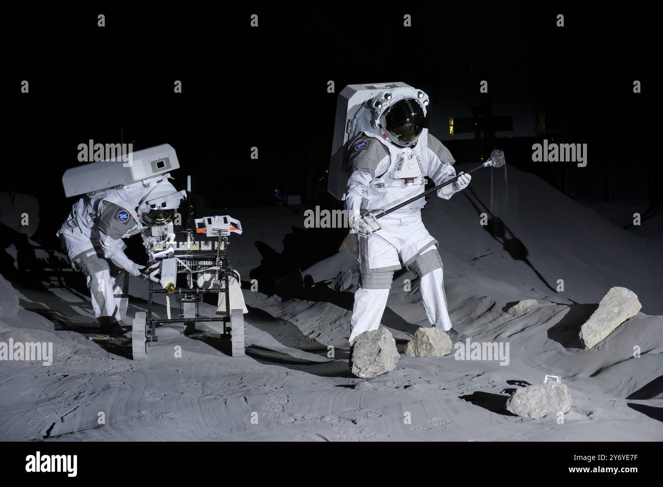 Il German Aerospace Center e l'Agenzia spaziale europea hanno costruito LUNA, una struttura per preparare future missioni lunari astronautiche e robotiche Foto Stock
