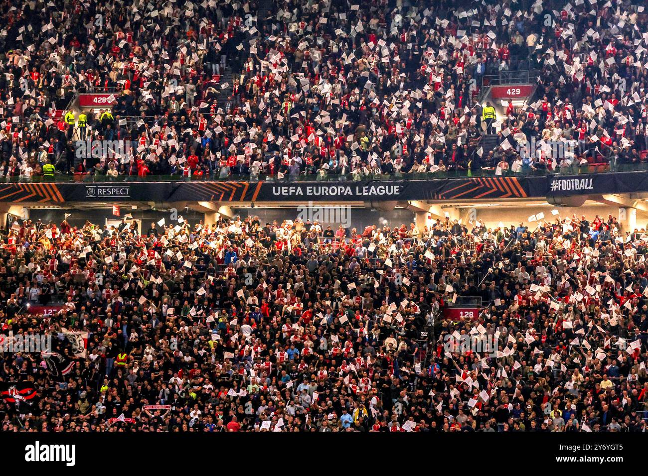 Amsterdam, Paesi Bassi. 26 settembre 2024. AMSTERDAM, PAESI BASSI - SETTEMBRE 26: Tifosi durante la fase MD1 della UEFA Europa League 2024/25 tra AFC Ajax e Besiktas JK alla Johan Cruijff Arena il 26 settembre 2024 ad Amsterdam, Paesi Bassi. (Foto di Peter Lous/Orange Pictures) credito: Orange Pics BV/Alamy Live News Foto Stock