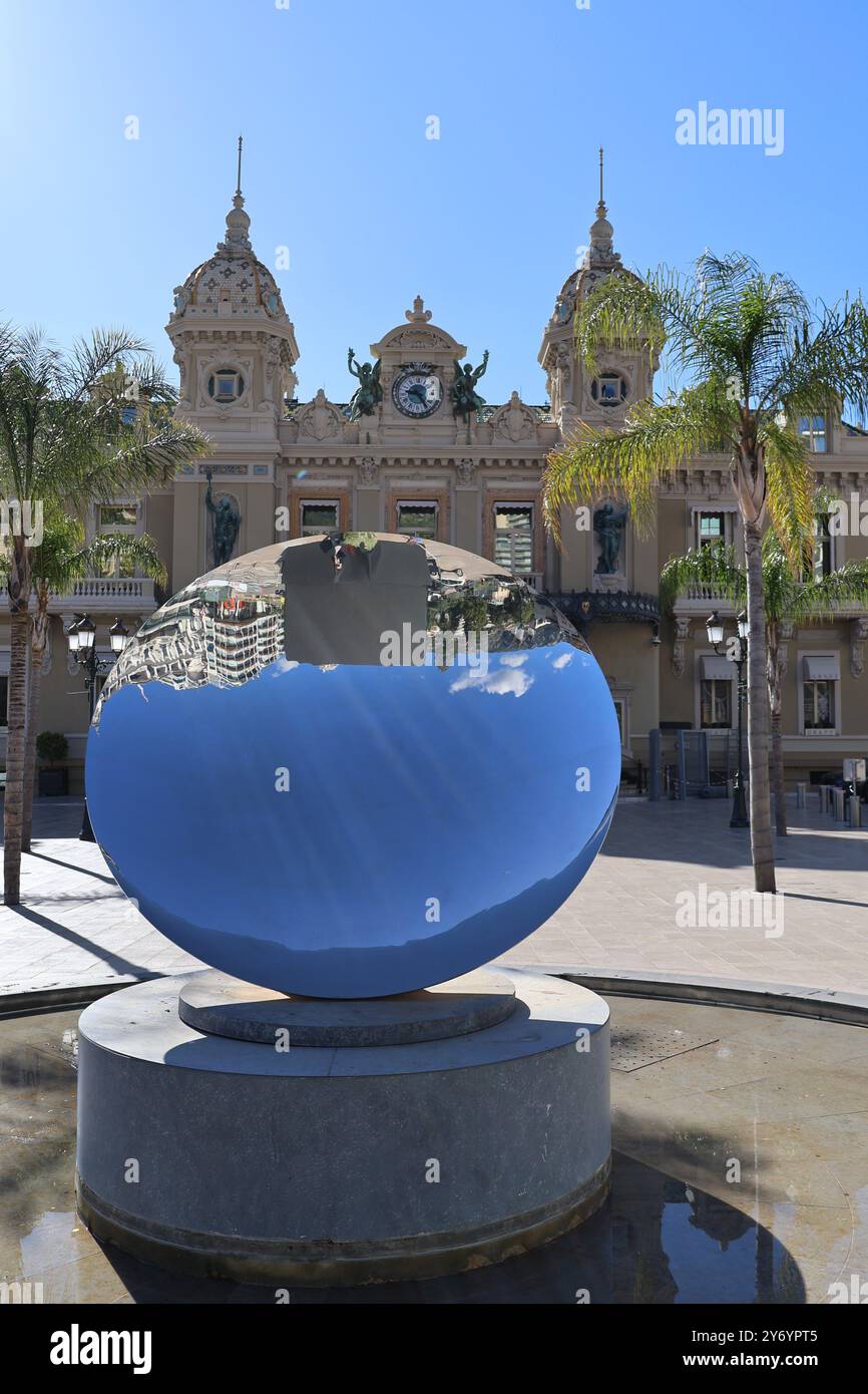 Piazza del Casinò. Place du Casino. Monaco. Fontana del piattino d'argento. 1 Foto Stock