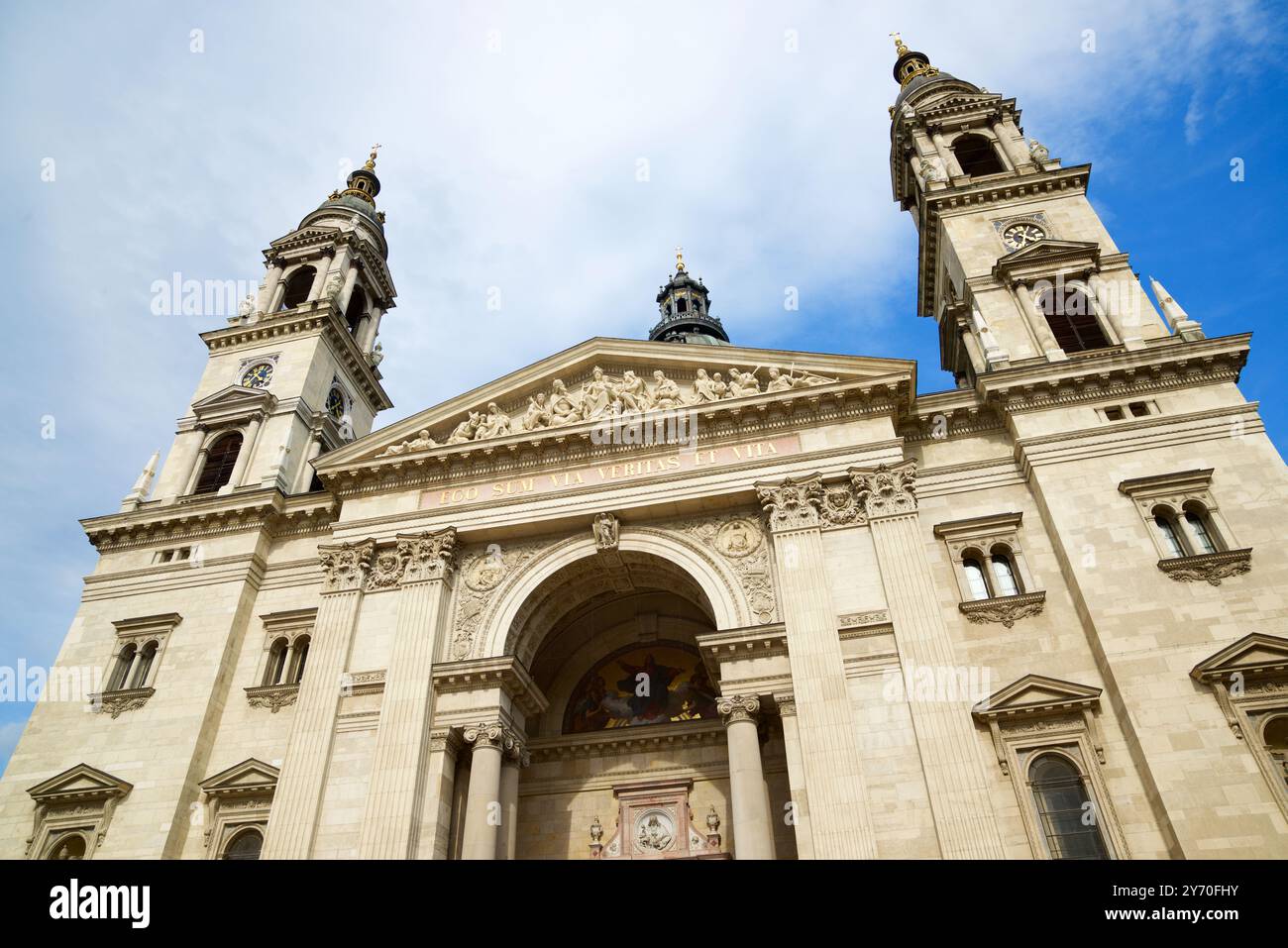 Facciata principale della Basilica di Santo Stefano nella città di Budapest, Ungheria. Foto Stock