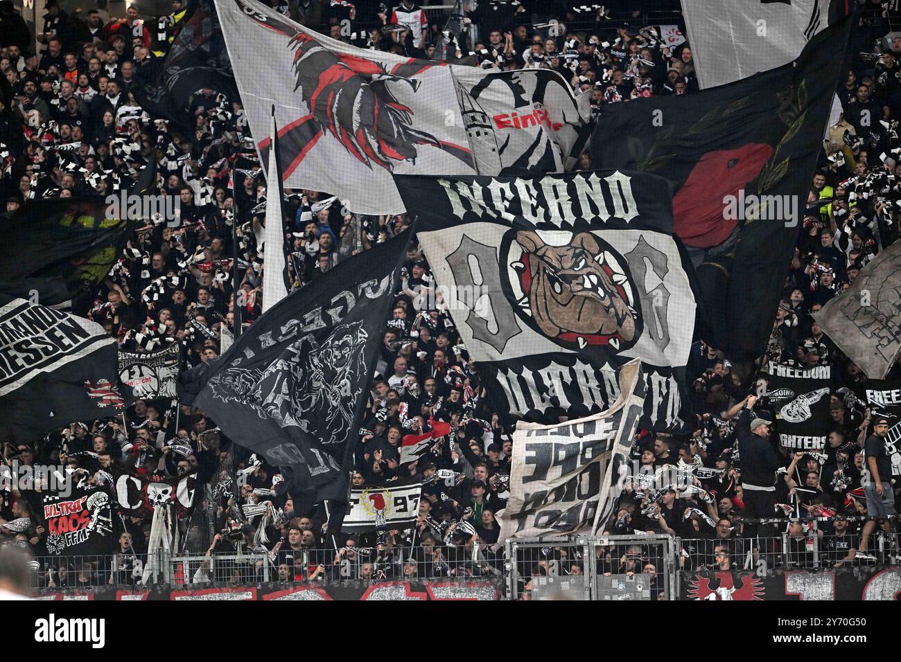 Francoforte, Germania. 26 settembre 2024. Fussball UEFA Europa League 1. Spieltag Eintracht Frankfurt - Viktoria Pilsen am 26.09.2024 im Deutsche Bank Park a Francoforte Frankfurter Fankurve foto: Revierfoto credito: ddp media GmbH/Alamy Live News Foto Stock