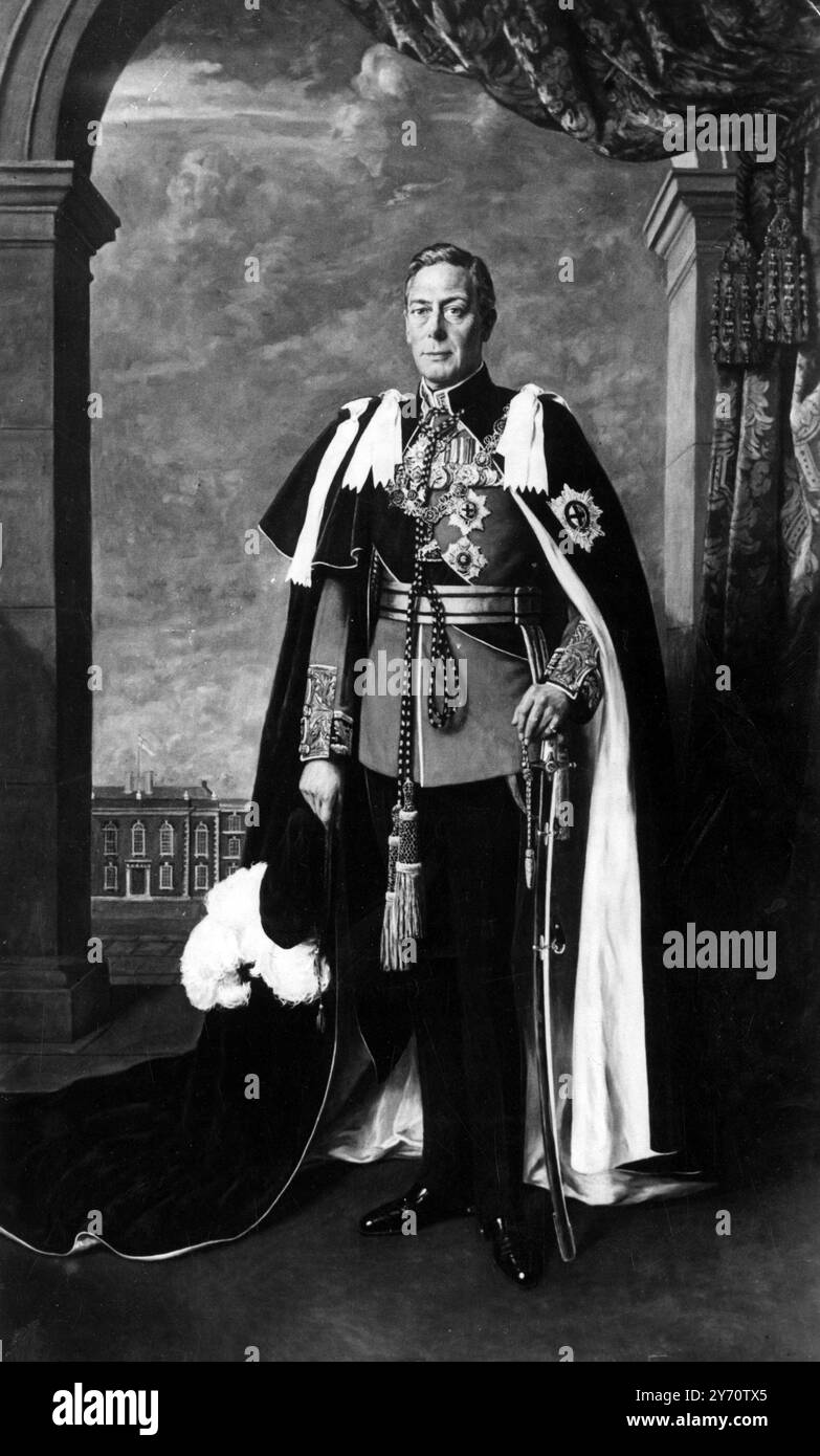 Un nuovo ritratto di re Giorgio vi commissionato dal più antico reggimento dell'esercito , l'onorevole compagnia di artiglieria di cui il re è capitano generale, il dipinto sarà esposto nella mostra della Royal Society of Portrait Painters a Piccadilly . Alla fine sarà appeso nella Casa dell'Armeria di H.A. C. , accanto ai ritratti dei capitani generali del passato . Per il dipinto , che mostra il Re a tutta lunghezza , sua Maestà indossa abiti da giarrettiera sopra l'uniforme del feldmaresciallo 21 novembre 1951 Foto Stock