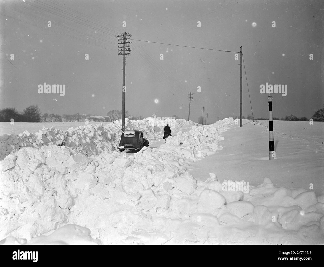Sgombero da neve . Meopham - Gravesend Road 1 gennaio 1947 Foto Stock