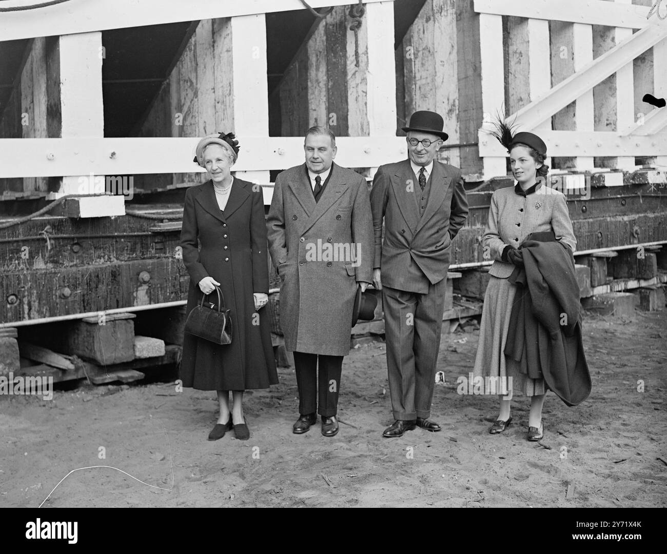 Lancio dell'Himalaya di P and o. Il transatlantico Himalaya, 31.000 tonnellate lorde, la più grande nave costruita per la P and o Steam Navigation Company e dichiarata la più grande al mondo lanciata quest'anno, è stato lanciato oggi a Barrow-in-Furness da Lady Currie, moglie di Sir William Currie, presidente della P and o Coy. L'Himalaya è destinato al servizio Regno Unito - India - Australia e uscirà dall'Inghilterra a Bombay di cinque giorni, e quello dall'Inghilterra a Melbourne di dieci giorni. Ha una sistemazione per 770 passeggeri di prima classe e 390 passeggeri di classe turistica e trasporterà un equipaggio Foto Stock