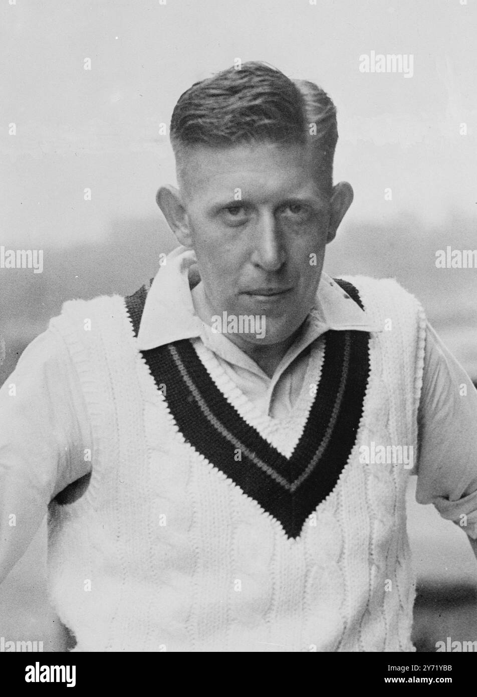 "Pollard Returns" - Lancs. Il Bowler in test team che fa un gradito ritorno in Inghilterra per l'Old Trafford test (Manchester), è R Pollard del Lancashire, il grande, veloce - medio Bowler di cui ieri 4 per 69 contro il Glamorgan, promette bene per il terzo test match. L'immagine mostra: R Pollard, lanciatore medio-veloce, che è stato nominato per incontrare l'australiano 7 luglio 1948 Foto Stock