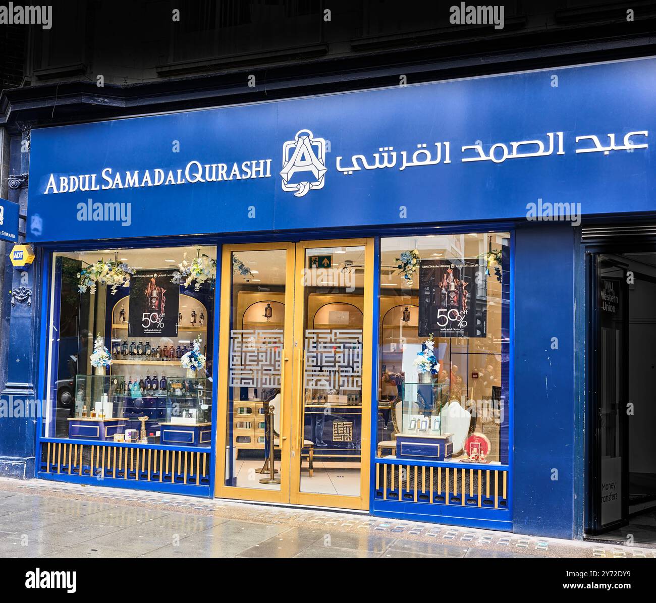 Abdul Samadal Qurashi, negozio di profumi di oud e muschio arabo di lusso, Mayfair, Londra, Inghilterra. Foto Stock