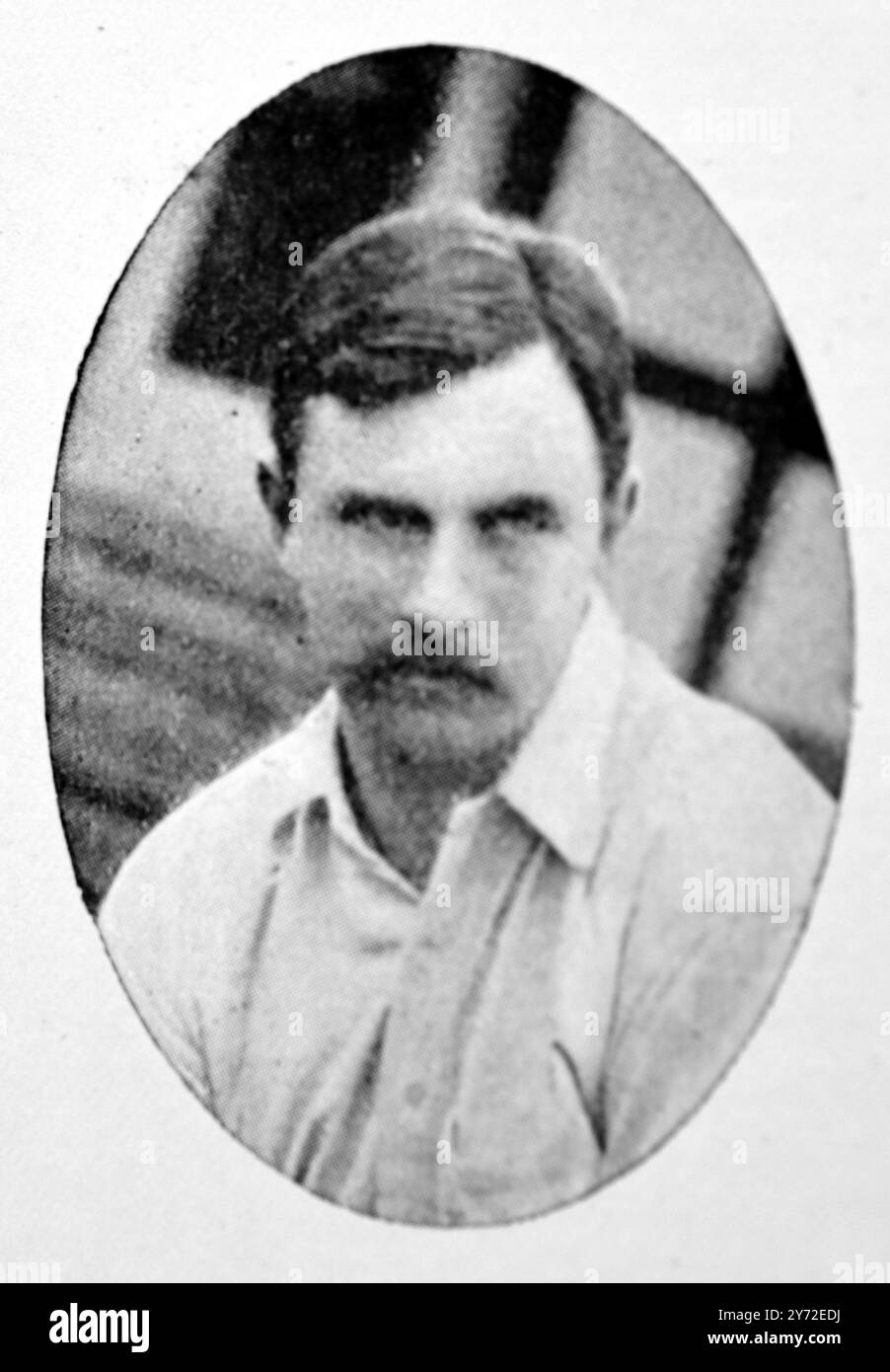 Foto sportive d'archivio: H. W. Bainbridge, Warwickshire (Herbert William Bainbridge dell'Università di Cambridge, MCC, Surrey e Warwickshire). Questa fotografia proviene da una serie di stampe fotografiche di giocatori di cricket dell'epoca vittoriana. Sono stati pubblicati nel 1897. Molti appaiono in posa, allo scopo di istruire. Foto Stock