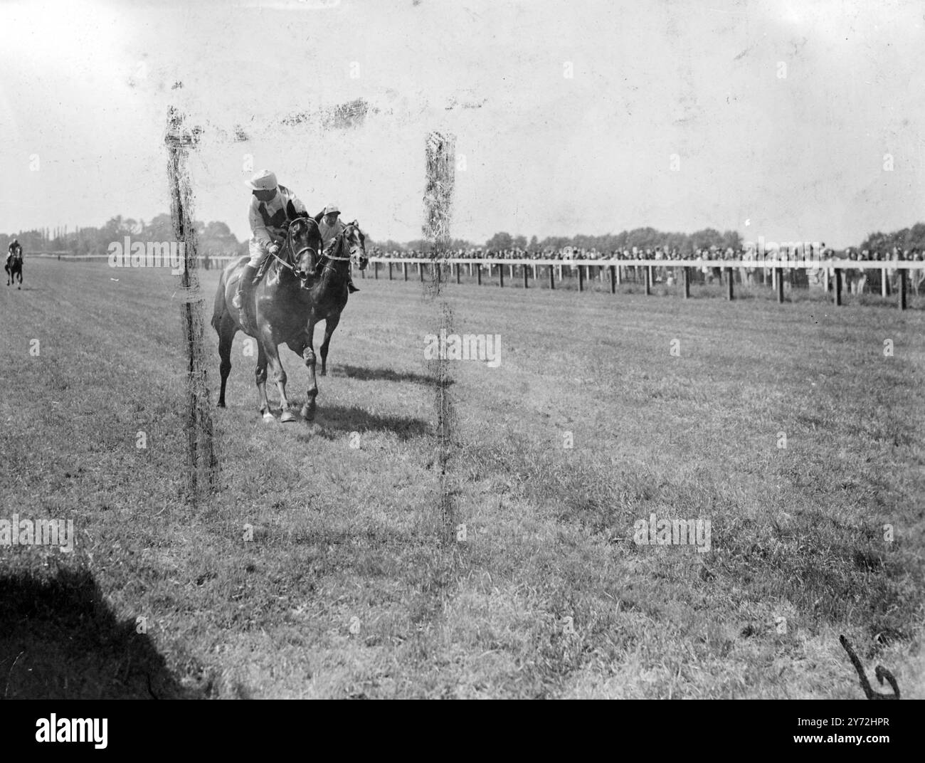 È stato sicuramente il giorno preferito il primo giorno della riunione di maggio delle gare Royal Windsor, dove un favorito ha vinto ogni gara della card di oggi. Gordon Richards completò un "Hat Trick" guidando tre vittorie nelle sue tre gare. 30 maggio 1947 Foto Stock