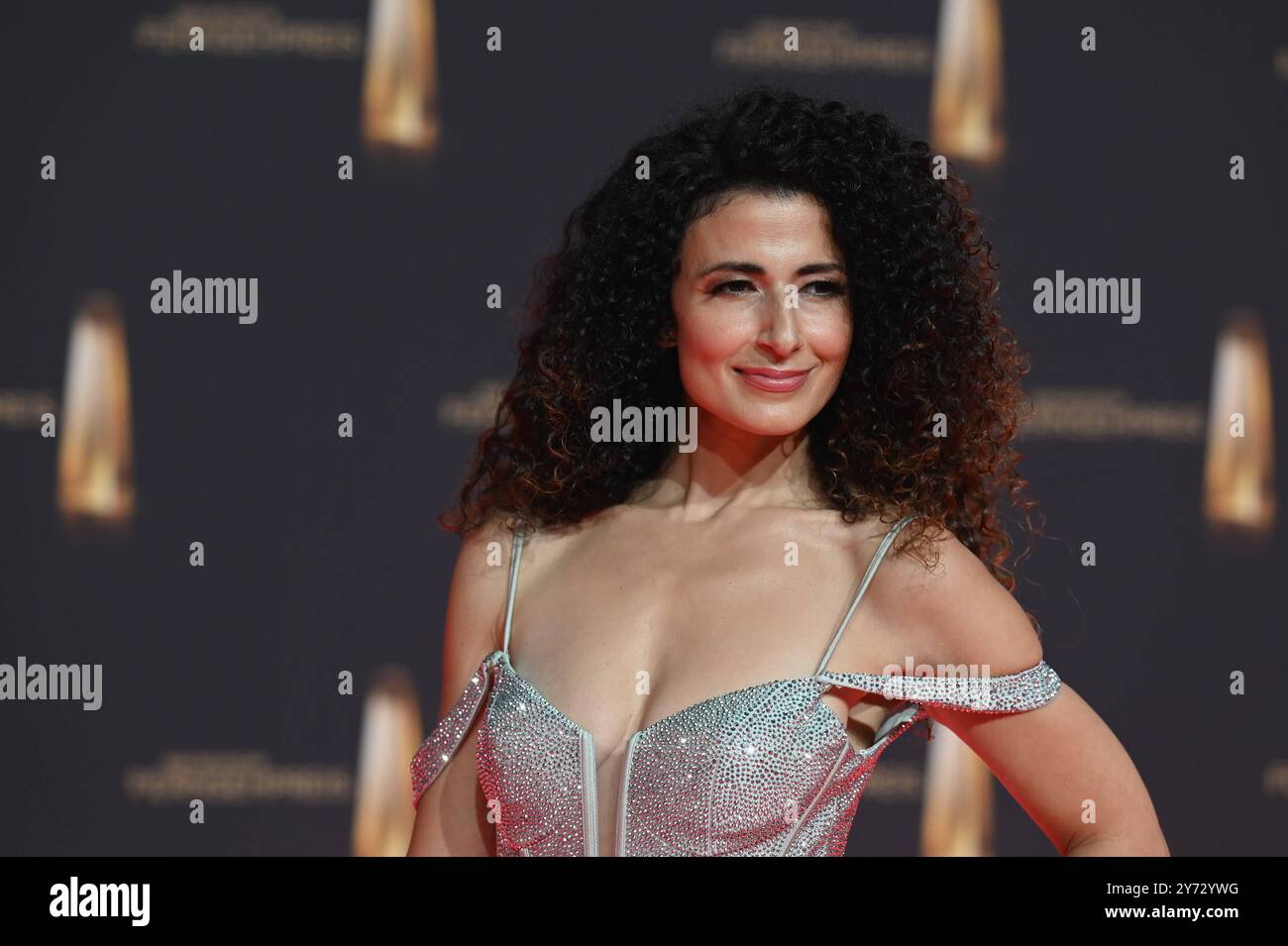Moderatorin Marwa Eldessouky kommt zur Gala und Verleihung des Deutschen Fernsehpreis a Köln. *** Il presentatore Marwa Eldessouky partecipa al gala e alla cerimonia di premiazione della televisione tedesca a Colonia Foto Stock