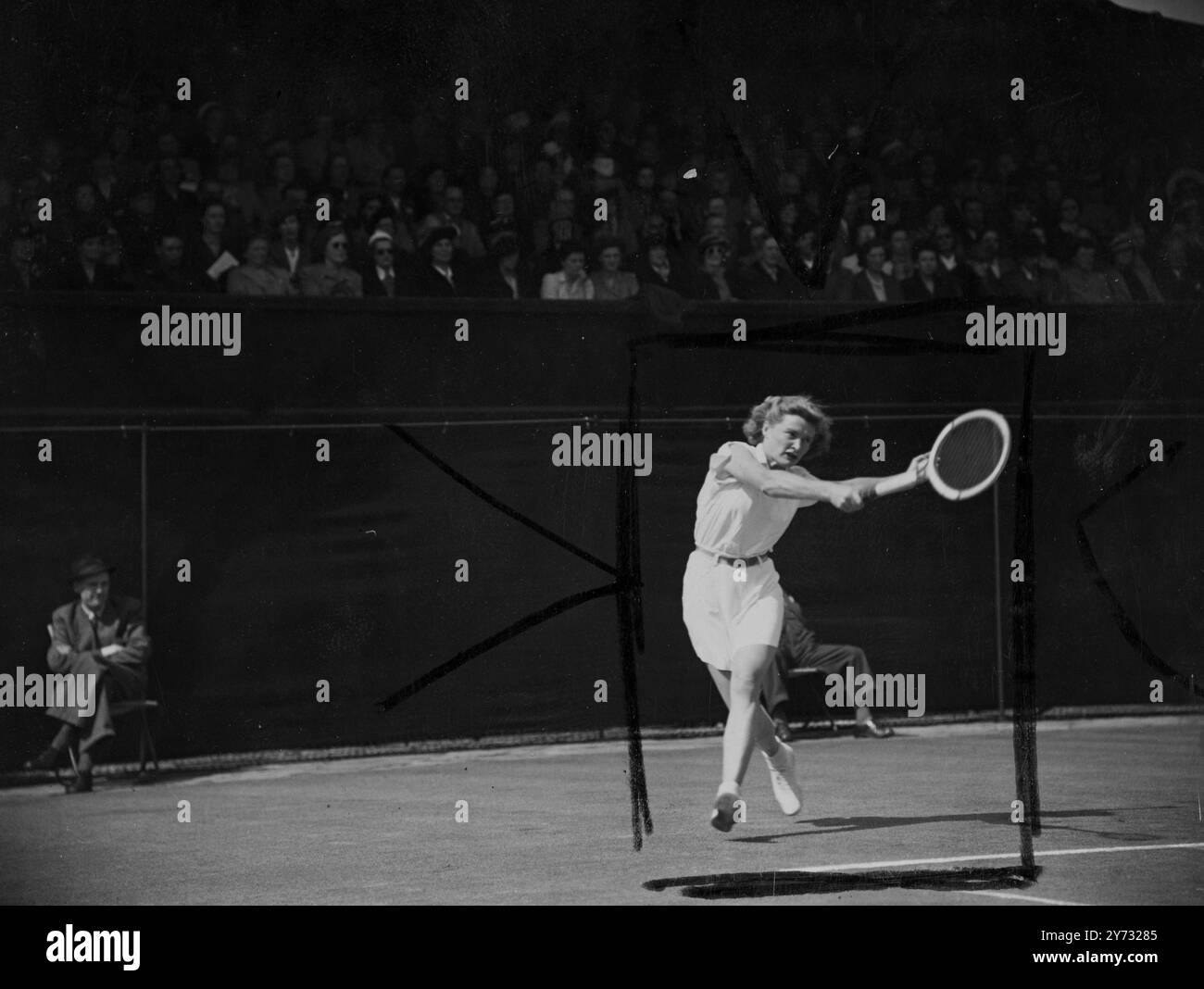 La wightman Cup viene giocata da Gran Bretagna e America a Wimbledon oggi, venerdì, sabato. È detenuto dagli Stati Uniti dal 1931. 14 giugno 1946 Foto Stock