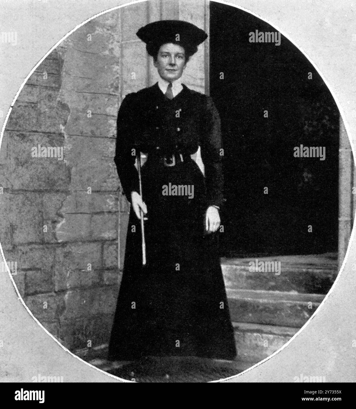 Il 22 maggio a St Andrews è stato deciso il campionato di golf femminile. La vincitrice Miss Maud Titterton , del Royal Musselburgh Club . La signorina Titterton ha vinto per una sola buca, battendo la signorina Dorothy Campbell , qui presente , che ha vinto due volte il Campionato scozzese femminile . Miss Leitch , che ha solo diciassette anni , è stata in semifinale . 30 maggio 1908 Foto Stock