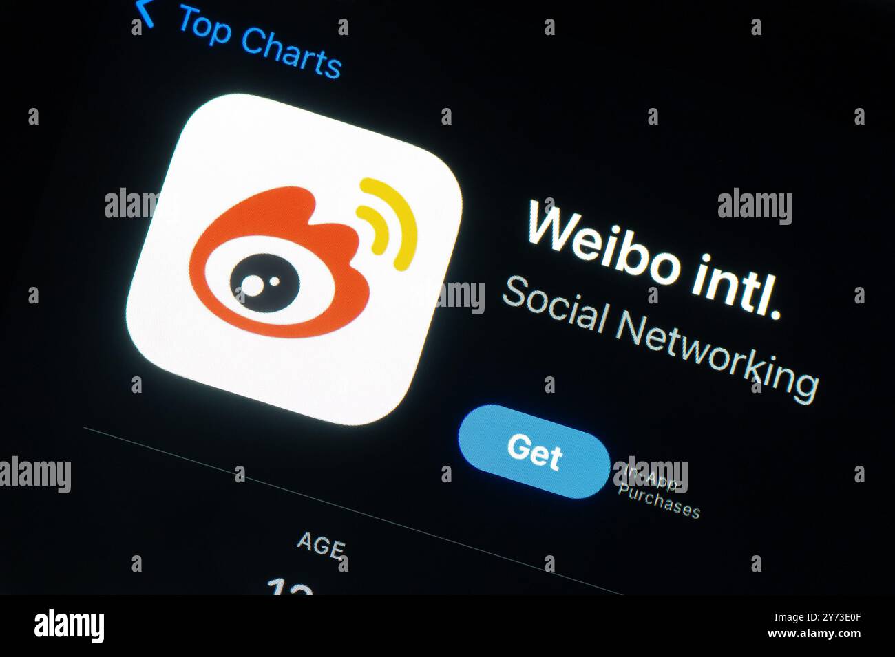 OSTRAVA, CECHIA - 27 LUGLIO 2024: App store con applicazione mobile per social network Weibo cinese da installare Foto Stock