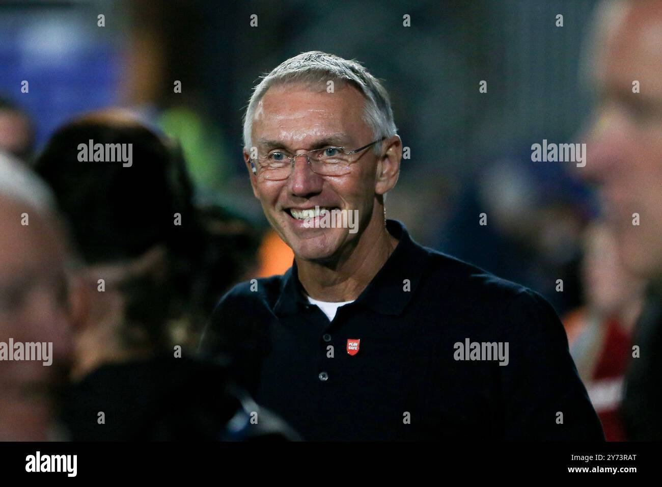 Birkenhead, Regno Unito. 27 settembre 2024. Nigel Adkins, il manager dei Tranmere Rovers guarda avanti. EFL Skybet Football League Two Match, Tranmere Rovers contro Salford City a Prenton Park, Birkenhead, Wirral venerdì 27 settembre 2024. Questa immagine può essere utilizzata solo per scopi editoriali. Solo per uso editoriale, .pic di Chris Stading/ credito: Andrew Orchard fotografia sportiva/Alamy Live News Foto Stock