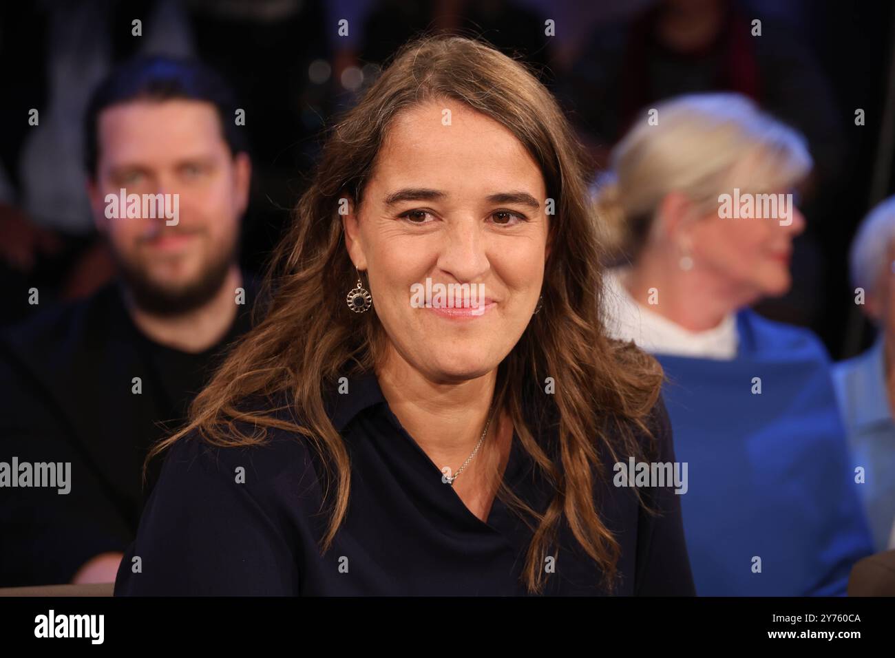 Heike Heubach, SPD-Abgeordnete, zu Gast in der NDR Talk Show, Fototermin am 27.9.2024 im Fernsehstudio Hamburg Lokstedt vor der Sendung im 3. Programm des NDR Fernsehen *** Heike Heubach, SPD MP, come ospite al NDR Talk Show, sessione fotografica il 27 9 2024 nello studio televisivo Amburgo Lokstedt prima della trasmissione sul 3 programma della NDR Television Foto Stock