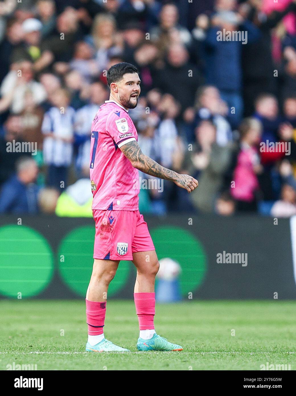 #27, Alex Mowatt della WBA durante il match per lo Sky Bet Championship tra Sheffield Wednesday e West Bromwich Albion a Hillsborough, Sheffield, sabato 28 settembre 2024. (Foto: Stuart Leggett | mi News) crediti: MI News & Sport /Alamy Live News Foto Stock