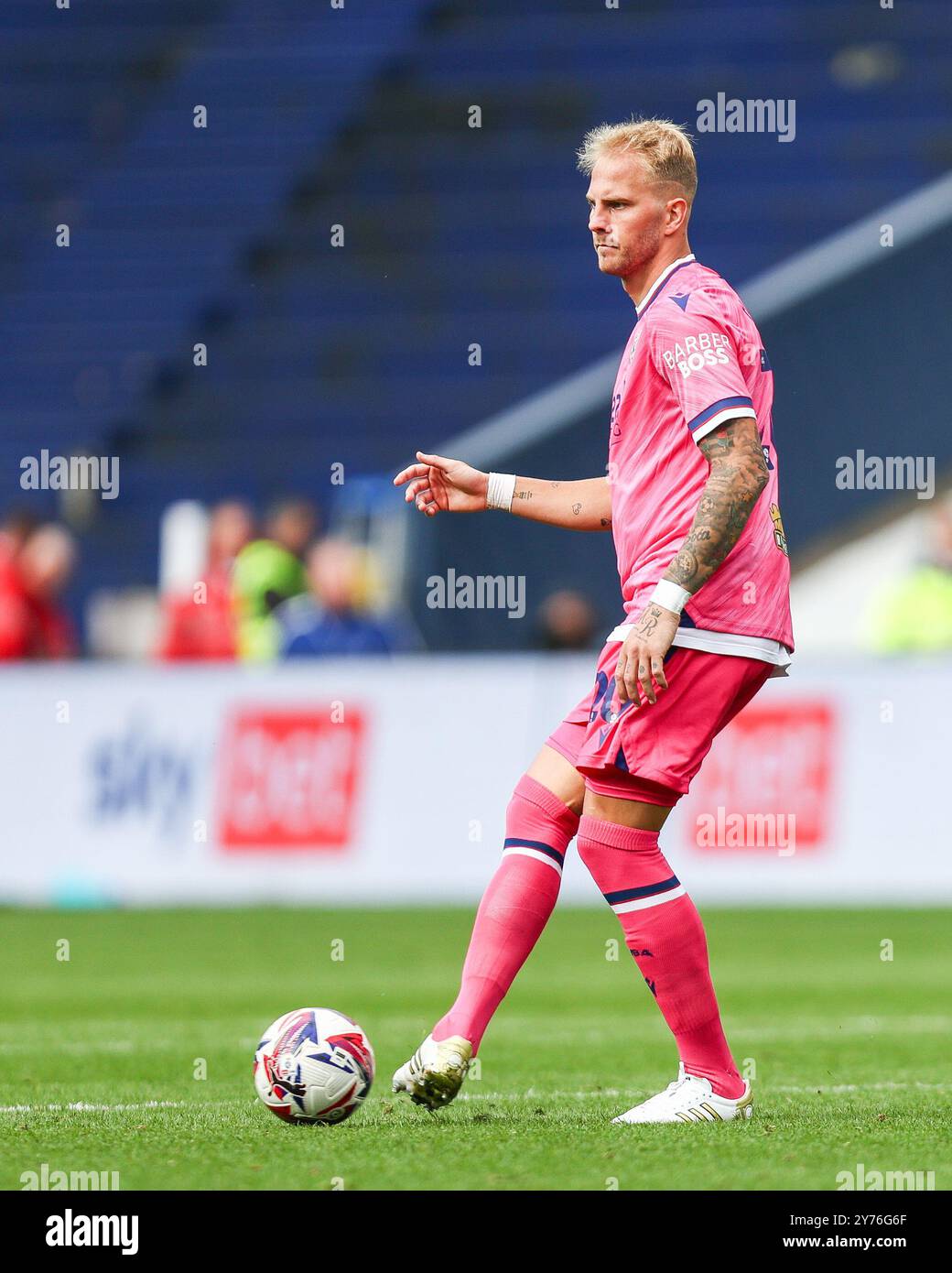 #20, Uros Racic della WBA in azione durante il match di Sky Bet Championship tra Sheffield Wednesday e West Bromwich Albion a Hillsborough, Sheffield, sabato 28 settembre 2024. (Foto: Stuart Leggett | mi News) crediti: MI News & Sport /Alamy Live News Foto Stock