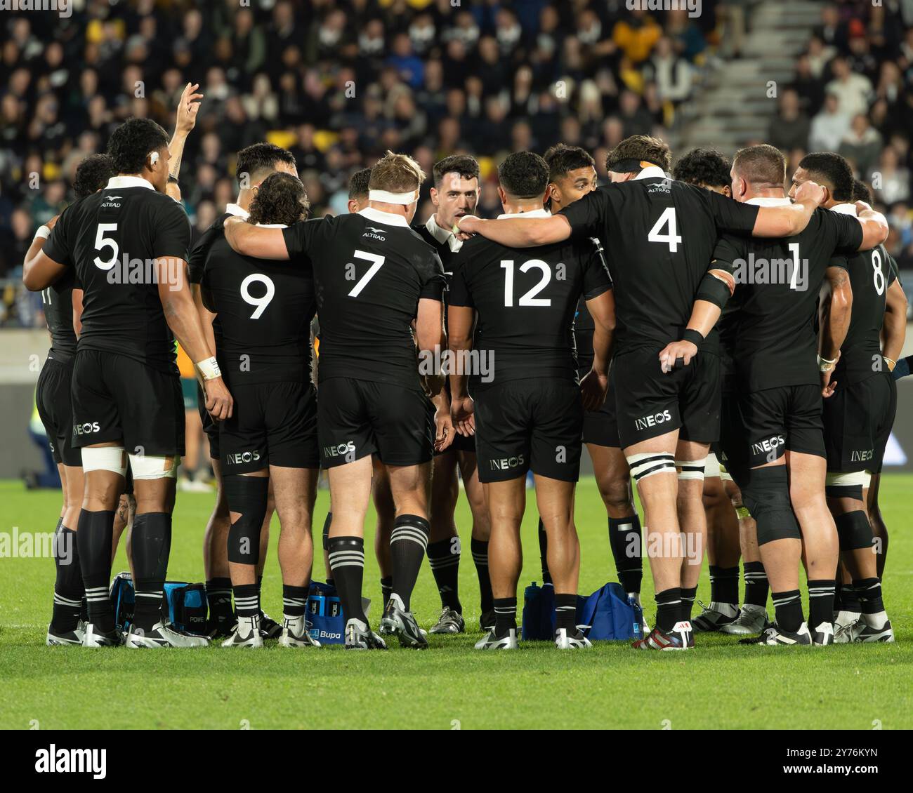 Wellington, nuova Zelanda. 28 settembre 2024. Tutti i Neri si uniscono. New Zeland full-back, Will Jordan, con fotocamera rivolta al centro. Nuova Zelanda All Blacks vs Australia. Campionato di rugby, seconda prova della Bledisloe Cup. Wellington. Nuova Zelanda. La nuova Zelanda batte l'Australia 33-13 (HT 19-13). (Joe Serci/SPP) credito: SPP Sport Press Photo. /Alamy Live News Foto Stock