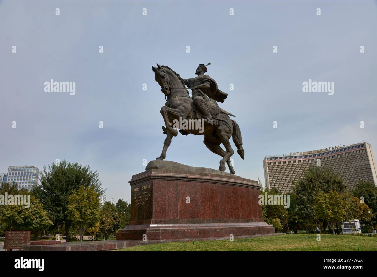 Statua di Amir Timur (Tamerlane, 1336-1405). Egli fu il fondatore di Timurid impero in Asia centrale e divenne il primo sovrano di Timurid dynast Foto Stock