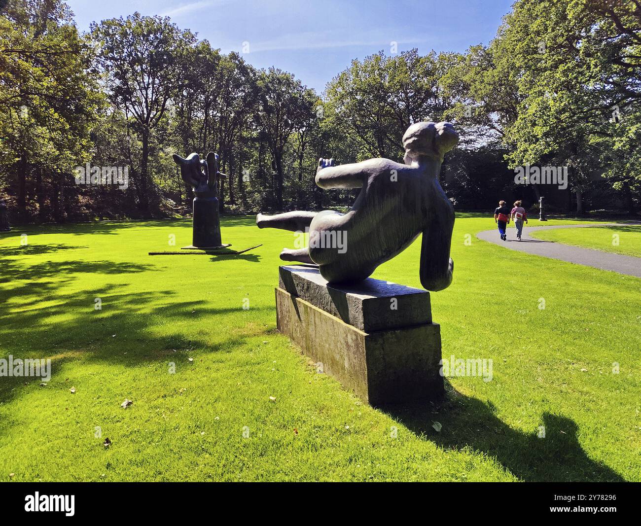 Parco di sculture con una scultura di Aristide Maillol, modernismo classico, Parco Nazionale De Hoge Veluwe, provincia di Gheldria, Paesi Bassi Foto Stock