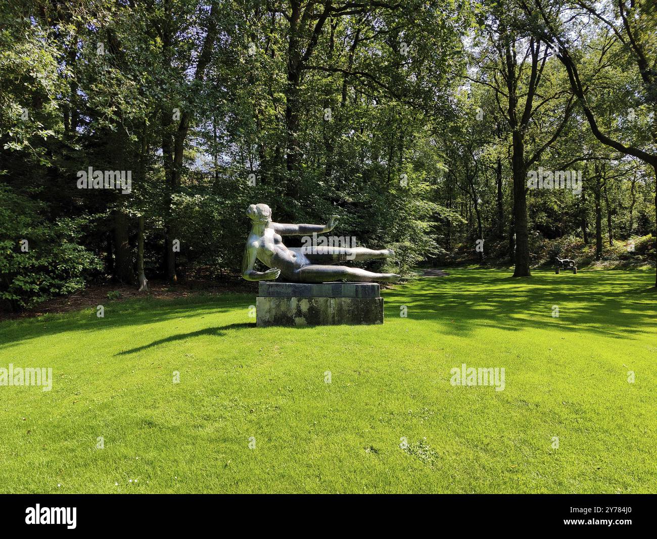 Parco di sculture con una scultura di Aristide Maillol, modernismo classico, Parco Nazionale De Hoge Veluwe, provincia di Gheldria, Paesi Bassi Foto Stock