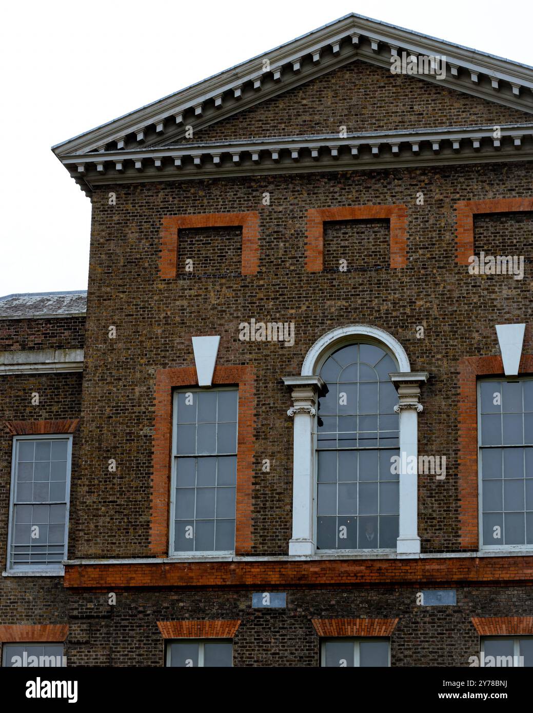 Londra, Inghilterra, 10 maggio 2023: Kensington Palace Facade Window Detail Foto Stock