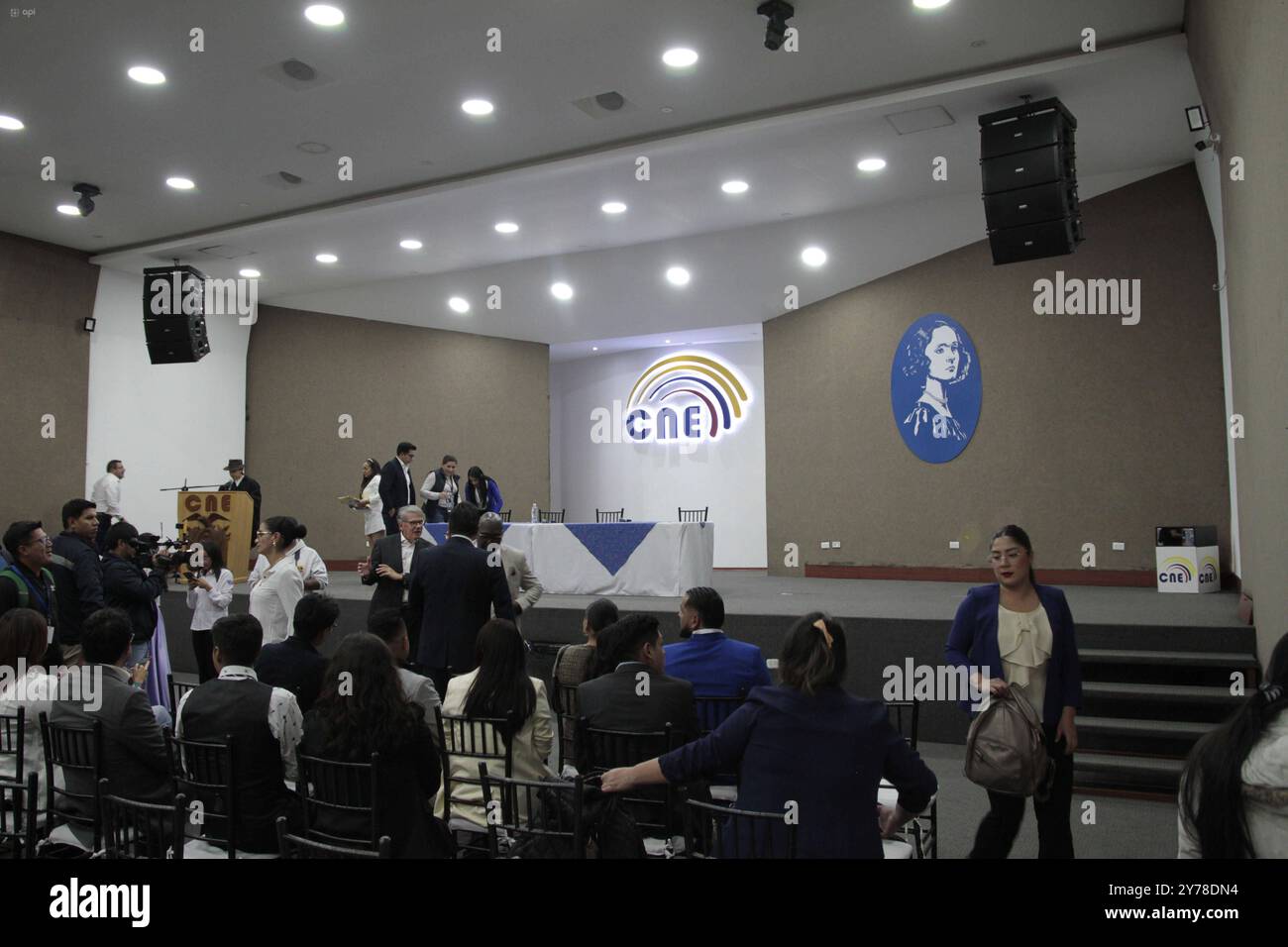 RC REGISTRAZIONE 28 settembre 2024 Luisa Gonzalez e Diego Borja della Revolucion Ciudadana durante la registrazione della loro candidatura alla presidenza al CNE foto QUITO PICHINCHA ECUADOR POL INSCRIPTIONREVOLUCIUDANA 08936d300f625ac010fe956c608f13df Copyright: XHENRYxLAPOx Foto Stock