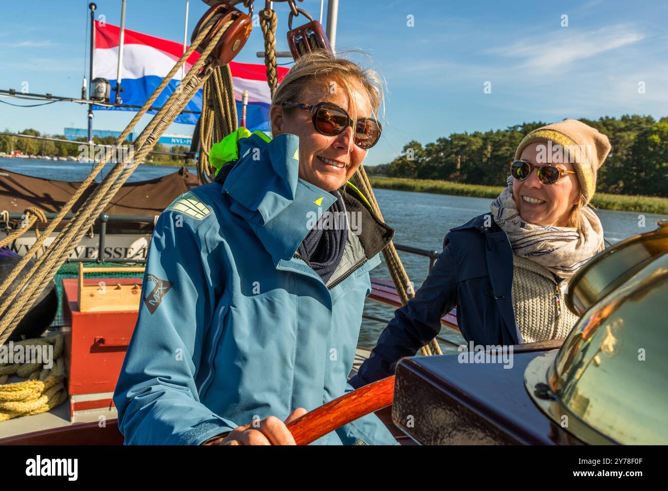 Nave a vela «Weisse Düne» sotto il comando del capitano Jane Bothe. Küstengewässer einschließlich Anteil am Festlandsockel, Meclemburgo-Vorpommern, Germania Foto Stock