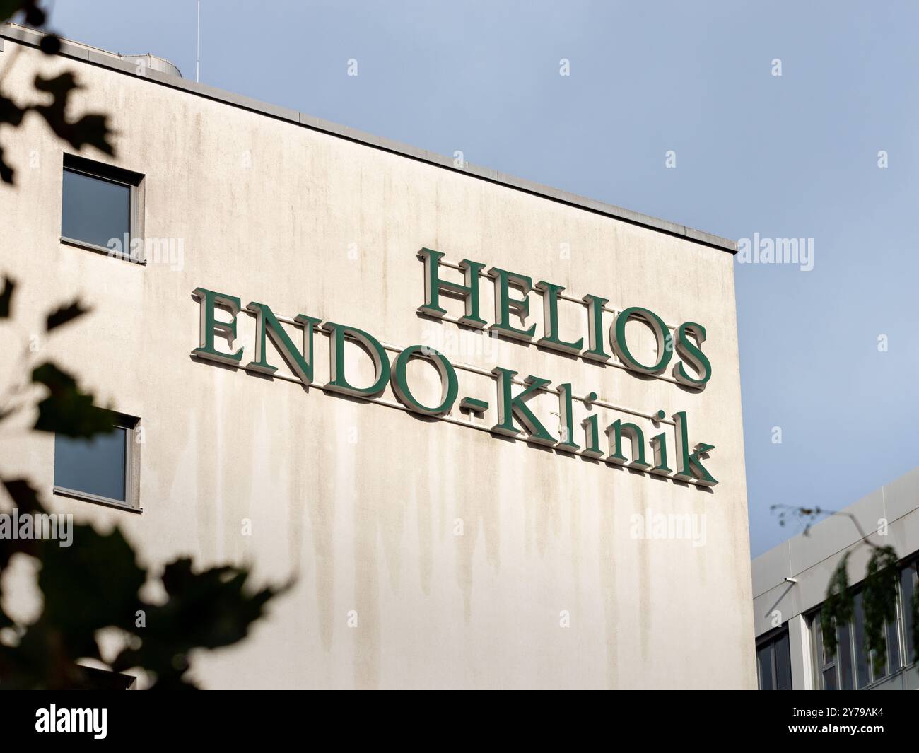 Helios ENDO-Klinik logo segno della società ospedaliera privata tedesca. Assistenza sanitaria e trattamento specializzato in malattie articolari e della colonna vertebrale. Foto Stock