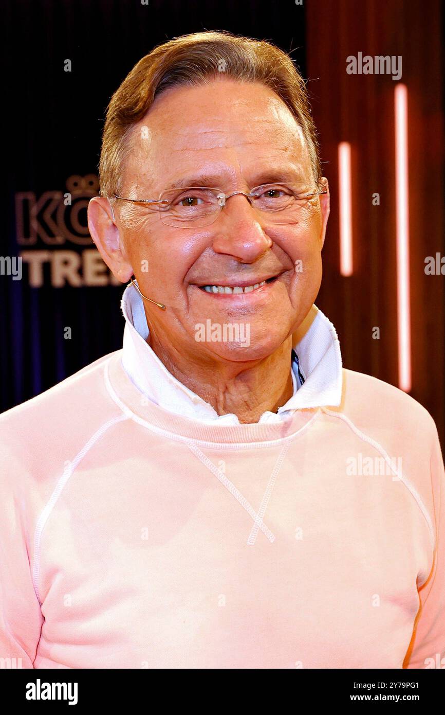 Georg Stallnig bei der Aufzeichnung der WDR-Talkshow Kölner Treff im WDR Studio BS 3. Köln, 27.09.2024 *** Georg Stallnig alla registrazione del talk show WDR Kölner Treff in WDR Studio BS 3 Colonia, 27 09 2024 foto:xgbrcix/xFuturexImagex koelner_treff2709_4904 Foto Stock