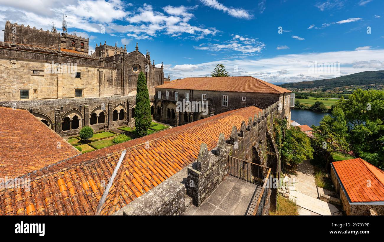 Complesso architettonico della cattedrale e del vescovado della città monumentale di Tui, Pontevedra. Foto Stock
